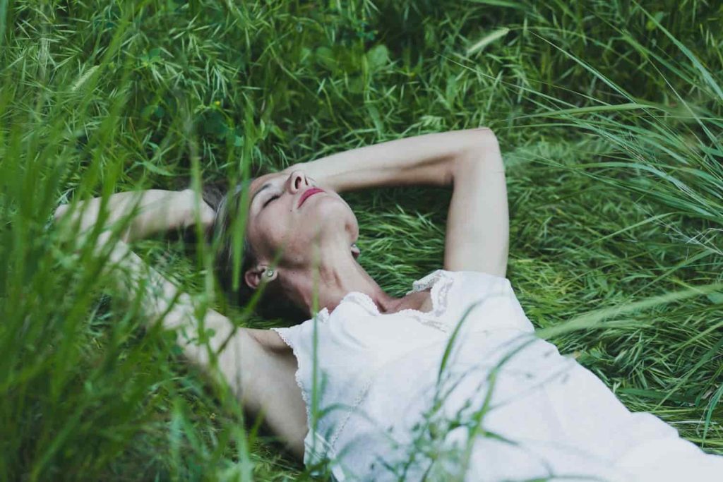 Traiter les acouphènes émotionnels et l'hyperacousie grâce à l'hypnose et la relaxation